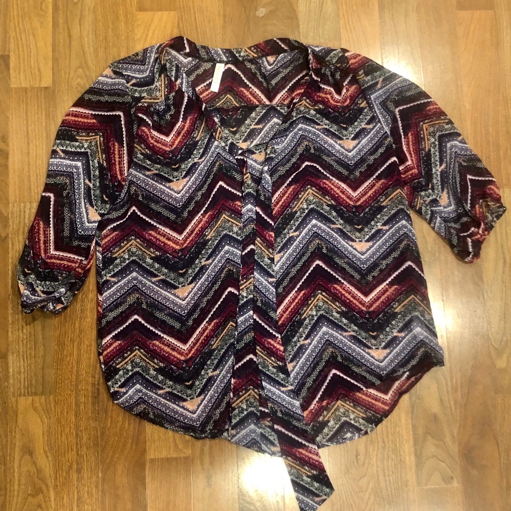 Multicolored chevron top